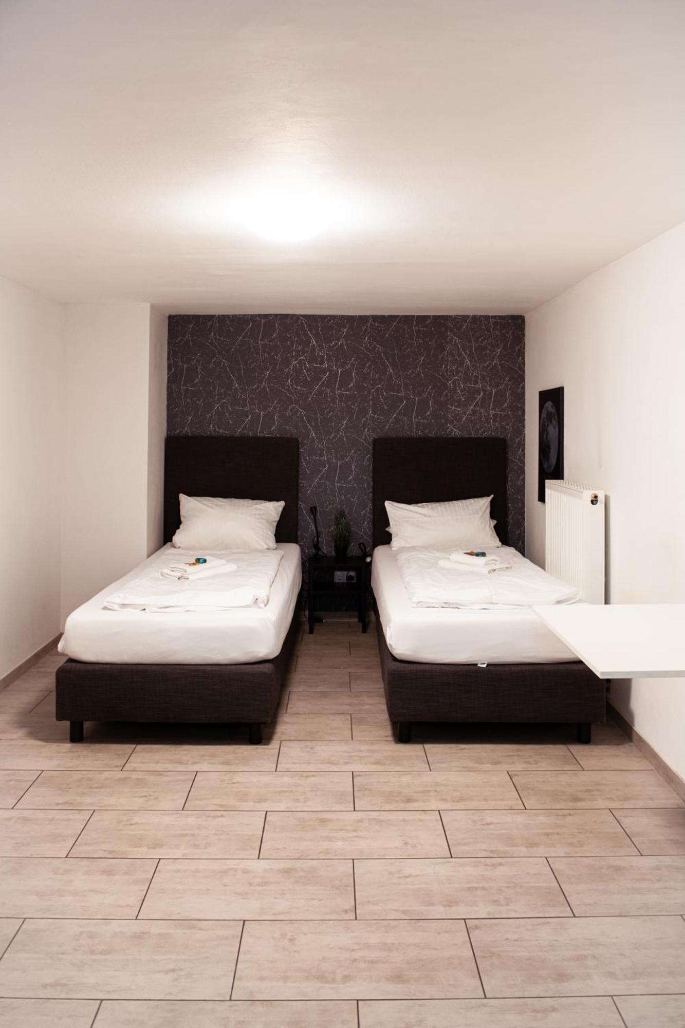 Haus99 Budget Pension & Apartments Fürth Eksteriør billede