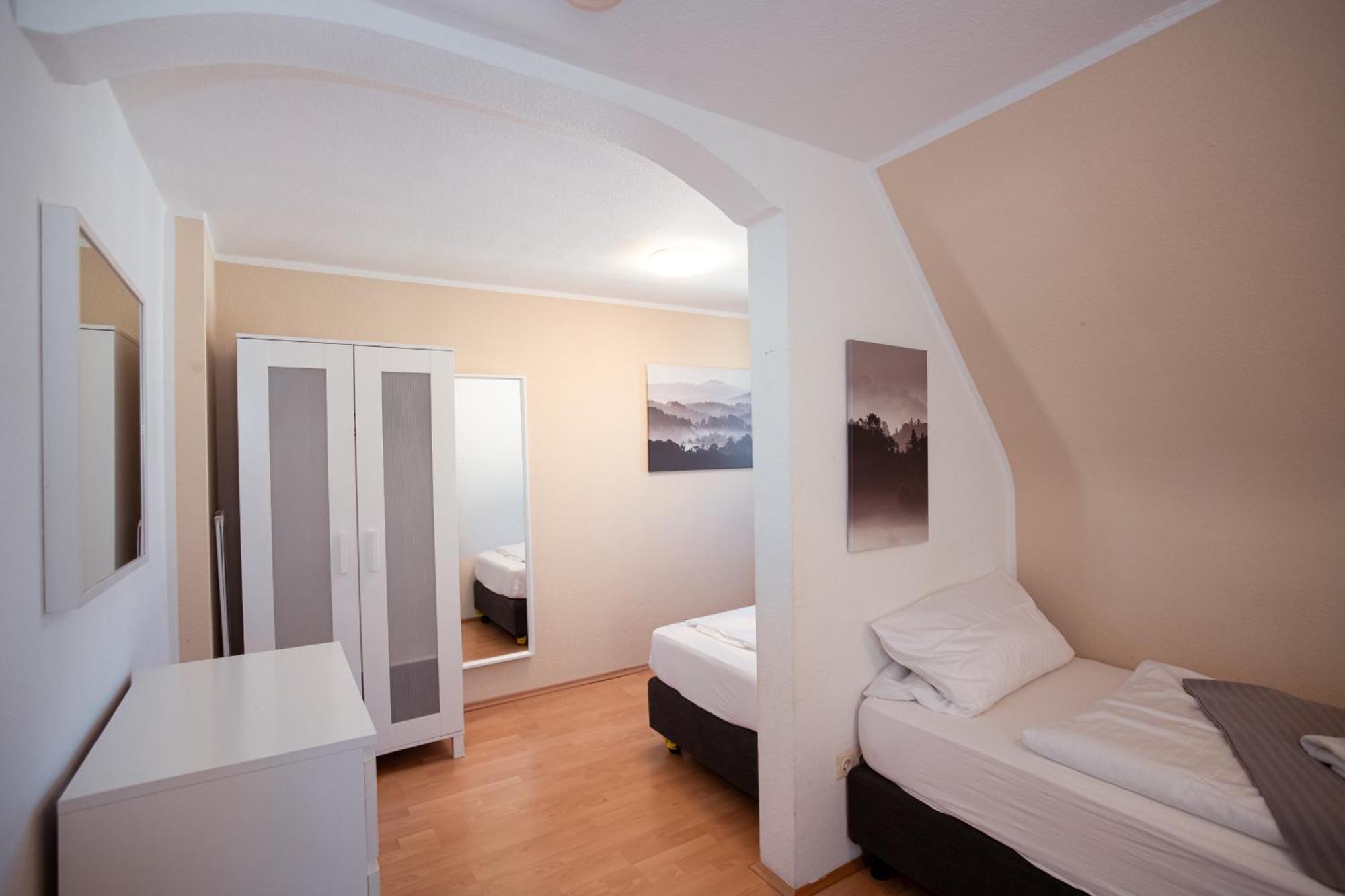 Haus99 Budget Pension & Apartments Fürth Eksteriør billede