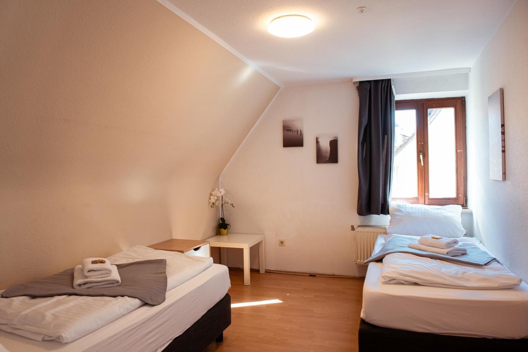 Haus99 Budget Pension & Apartments Fürth Eksteriør billede